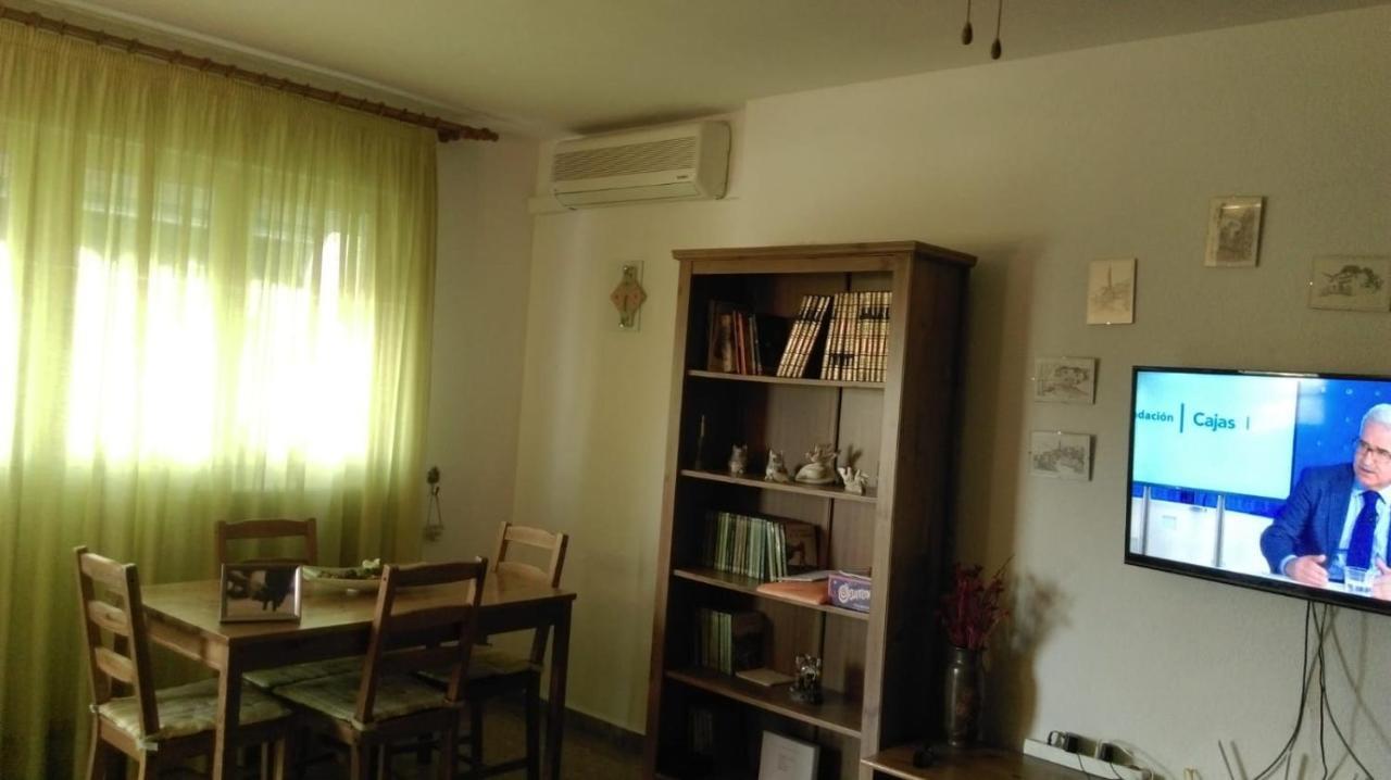Piso Muy Amplio En Malaga . Apartment Bagian luar foto